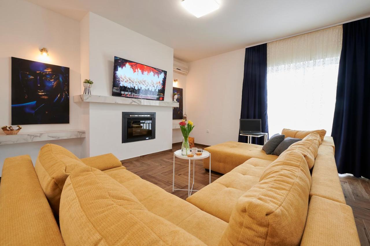 New 4* Apartman Zoa In 트로기르 외부 사진